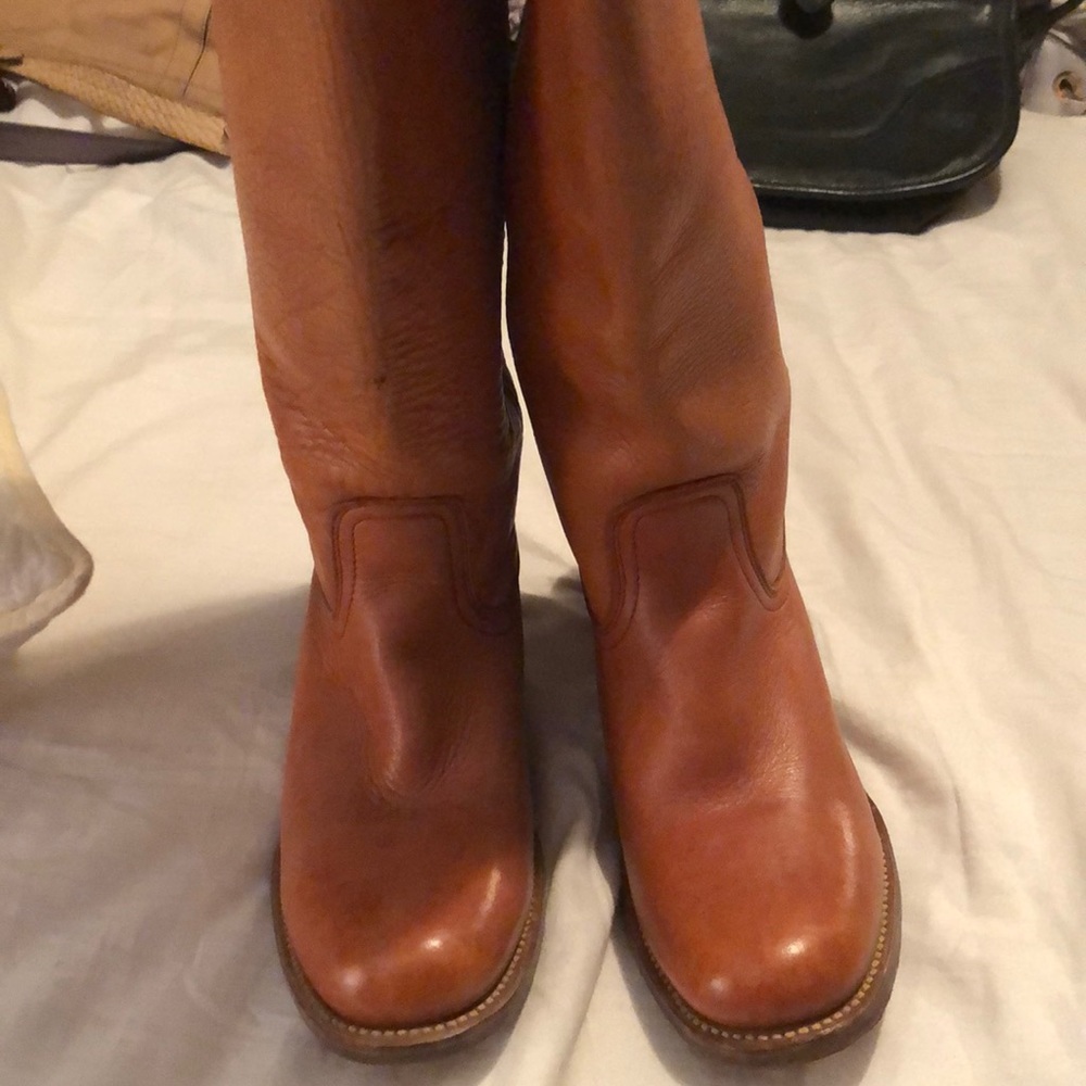 Tall riding boots